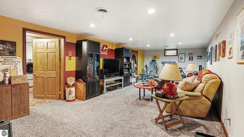 Tiny photo for 822 Highland, Mt Pleasant, MI 48858 (MLS # 1941945)