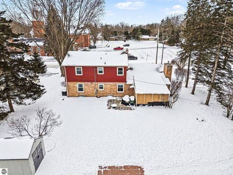 Tiny photo for 822 Highland, Mt Pleasant, MI 48858 (MLS # 1941945)