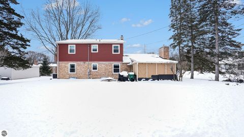 Tiny photo for 822 Highland, Mt Pleasant, MI 48858 (MLS # 1941945)