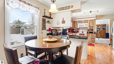 Tiny photo for 822 Highland, Mt Pleasant, MI 48858 (MLS # 1941945)