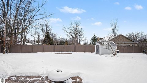 Tiny photo for 822 Highland, Mt Pleasant, MI 48858 (MLS # 1941945)