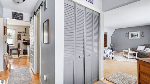 Tiny photo for 822 Highland, Mt Pleasant, MI 48858 (MLS # 1941945)