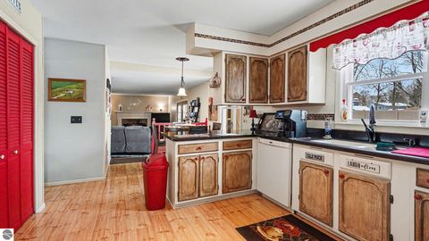 Tiny photo for 822 Highland, Mt Pleasant, MI 48858 (MLS # 1941945)