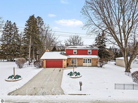 Tiny photo for 822 Highland, Mt Pleasant, MI 48858 (MLS # 1941945)