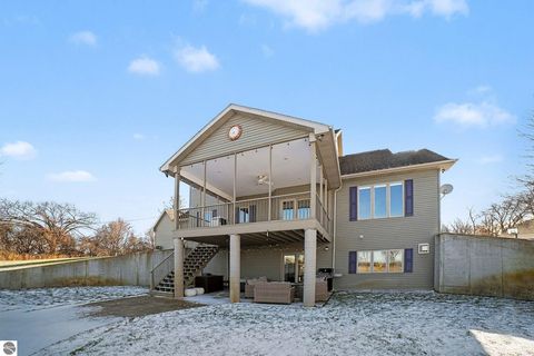 Tiny photo for 4349 E Wing Road, Mt Pleasant, MI 48858 (MLS # 1941742)