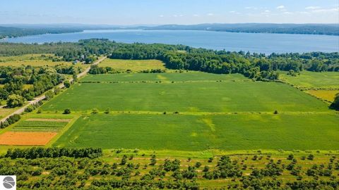 Photo of 7135 E Birch Point Road, Traverse City, MI 49684 (MLS # 1942499)