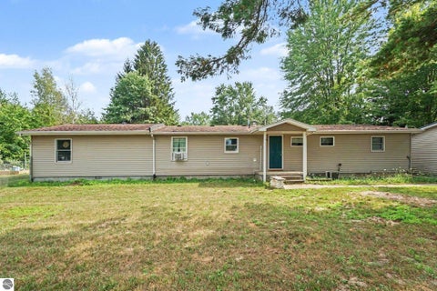 Tiny photo for 3989 S Foster Road, Mt Pleasant, MI 48858 (MLS # 1948288)