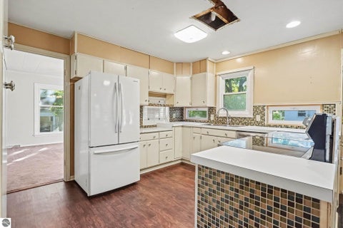 Tiny photo for 900 E Maple, Mt Pleasant, MI 48858 (MLS # 1951050)