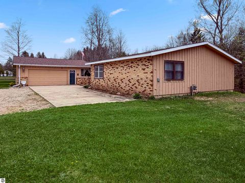 Tiny photo for 4411 N 11 Road, Mesick, MI 49688 (MLS # 1944640)