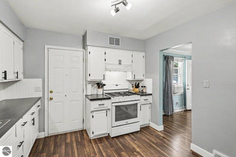 Tiny photo for 1109 Pacelli Street, Saginaw, MI 48638 (MLS # 1946621)