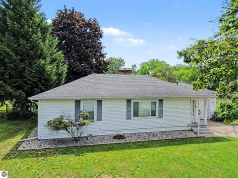Tiny photo for 1109 Pacelli Street, Saginaw, MI 48638 (MLS # 1946621)