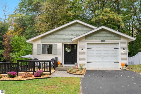 Photo of 1413 Valley Drive, Traverse City, MI 49685 (MLS # 1951665)
