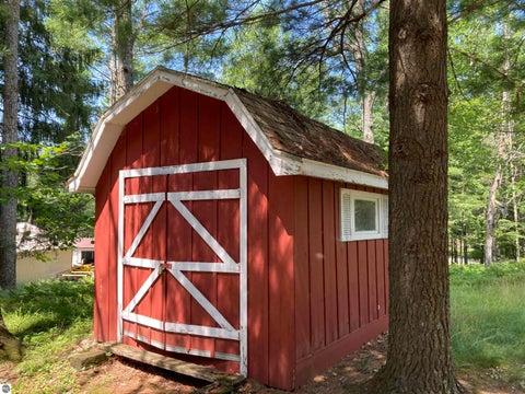 Tiny photo for 581 Abbott Road, Rose City, MI 48654 (MLS # 1948911)
