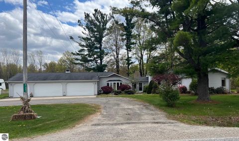 Photo of 21403 Swan Creek Road, Merrill, MI 48637 (MLS # 1944358)