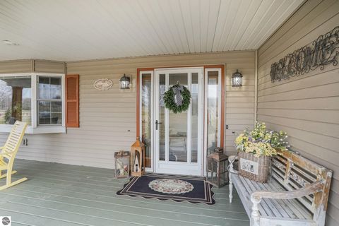 Tiny photo for 341 S Lincoln Road, Mt Pleasant, MI 48858 (MLS # 1943272)
