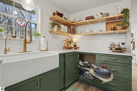 Tiny photo for 341 S Lincoln Road, Mt Pleasant, MI 48858 (MLS # 1943272)