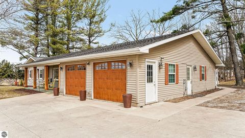 Tiny photo for 341 S Lincoln Road, Mt Pleasant, MI 48858 (MLS # 1943272)