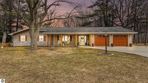 Tiny photo for 341 S Lincoln Road, Mt Pleasant, MI 48858 (MLS # 1943272)