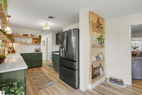 Tiny photo for 341 S Lincoln Road, Mt Pleasant, MI 48858 (MLS # 1943272)