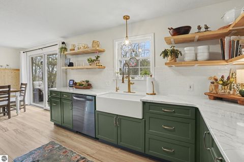 Tiny photo for 341 S Lincoln Road, Mt Pleasant, MI 48858 (MLS # 1943272)