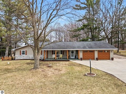 Tiny photo for 341 S Lincoln Road, Mt Pleasant, MI 48858 (MLS # 1943272)