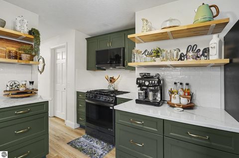 Tiny photo for 341 S Lincoln Road, Mt Pleasant, MI 48858 (MLS # 1943272)