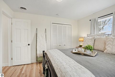 Tiny photo for 341 S Lincoln Road, Mt Pleasant, MI 48858 (MLS # 1943272)