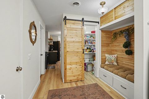 Tiny photo for 341 S Lincoln Road, Mt Pleasant, MI 48858 (MLS # 1943272)