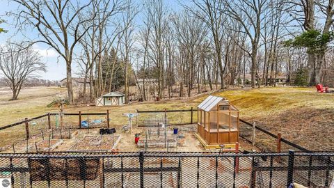 Tiny photo for 341 S Lincoln Road, Mt Pleasant, MI 48858 (MLS # 1943272)