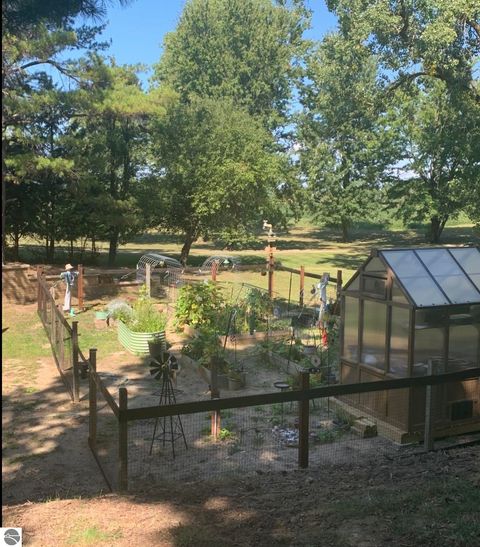 Tiny photo for 341 S Lincoln Road, Mt Pleasant, MI 48858 (MLS # 1943272)