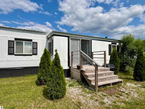 Tiny photo for 882 Crestwood Lane, Traverse City, MI 49686 (MLS # 1948607)