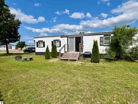 Tiny photo for 882 Crestwood Lane, Traverse City, MI 49686 (MLS # 1948607)