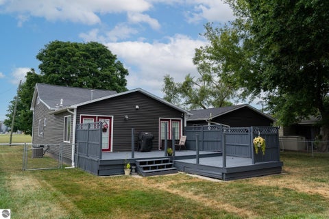 Tiny photo for 522 N 2nd Street, Shepherd, MI 48883 (MLS # 1948262)
