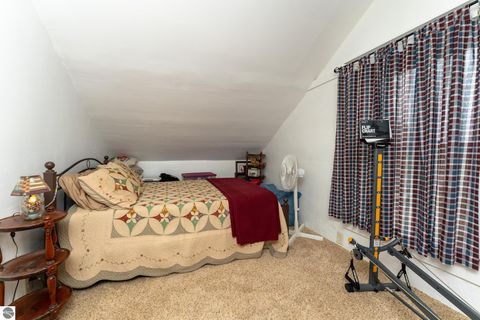 Tiny photo for 522 N 2nd Street, Shepherd, MI 48883 (MLS # 1948262)