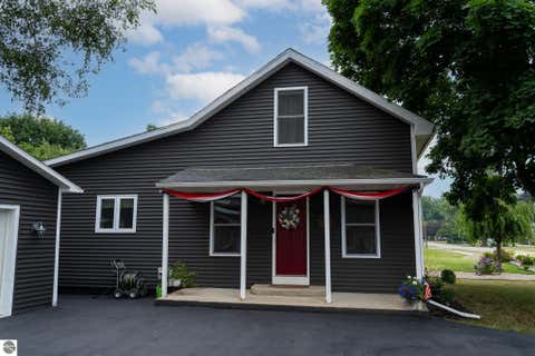Tiny photo for 522 N 2nd Street, Shepherd, MI 48883 (MLS # 1948262)