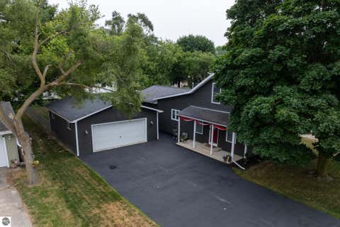 Tiny photo for 522 N 2nd Street, Shepherd, MI 48883 (MLS # 1948262)