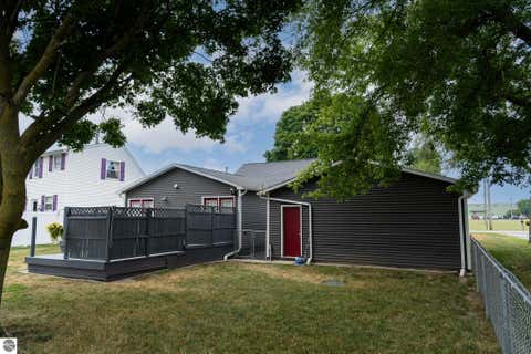 Tiny photo for 522 N 2nd Street, Shepherd, MI 48883 (MLS # 1948262)