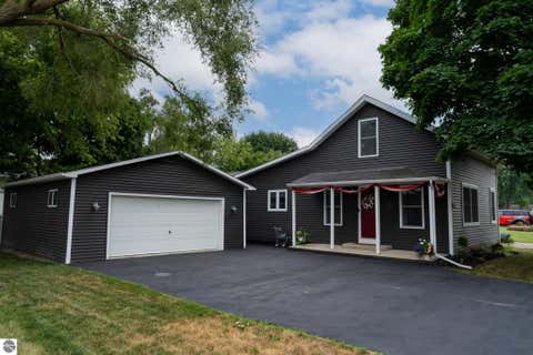 Tiny photo for 522 N 2nd Street, Shepherd, MI 48883 (MLS # 1948262)