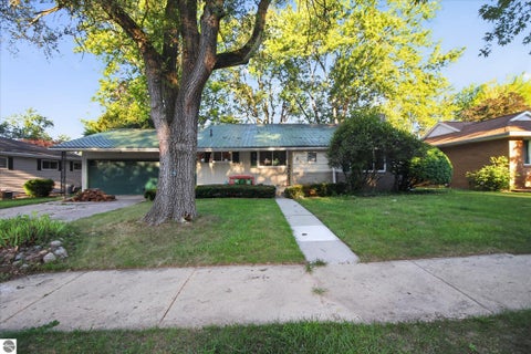 Tiny photo for 189 Westview Drive, Alma, MI 48801 (MLS # 1949532)