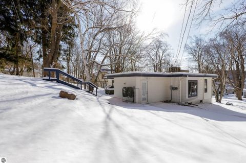 Tiny photo for 413415 Leelanau Ave, Frankfort, MI 49635 (MLS # 1942678)