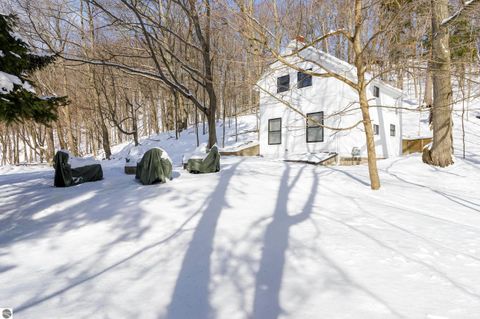 Tiny photo for 413415 Leelanau Ave, Frankfort, MI 49635 (MLS # 1942678)