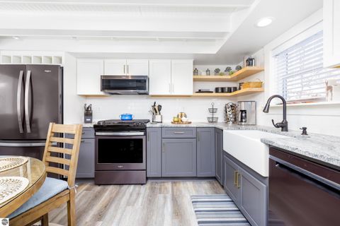 Tiny photo for 413415 Leelanau Ave, Frankfort, MI 49635 (MLS # 1942678)