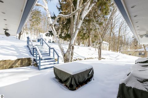 Tiny photo for 413415 Leelanau Ave, Frankfort, MI 49635 (MLS # 1942678)