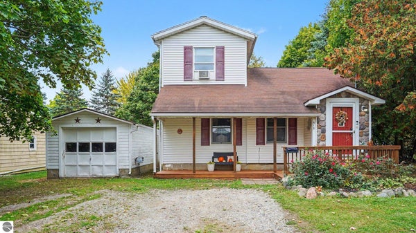 515 N ITHACA ST, ITHACA, MI 48847 - Image ccf574f9a9c1dcab57733f24ce2cd953/1357115869