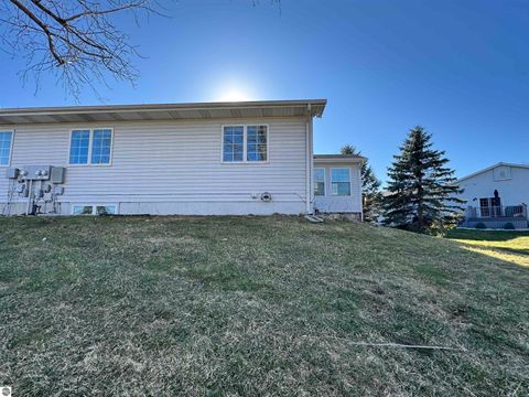 Tiny photo for 1667 E Gaylord Street, Mt Pleasant, MI 48858 (MLS # 1942898)