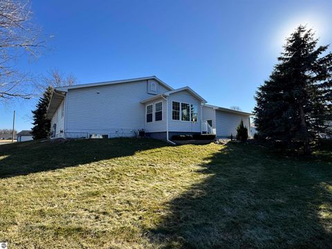 Tiny photo for 1667 E Gaylord Street, Mt Pleasant, MI 48858 (MLS # 1942898)