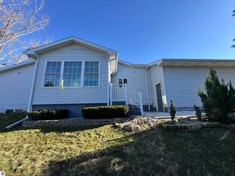 Tiny photo for 1667 E Gaylord Street, Mt Pleasant, MI 48858 (MLS # 1942898)