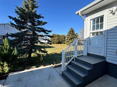 Tiny photo for 1667 E Gaylord Street, Mt Pleasant, MI 48858 (MLS # 1942898)