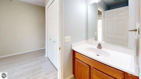 Tiny photo for 1667 E Gaylord Street, Mt Pleasant, MI 48858 (MLS # 1942898)