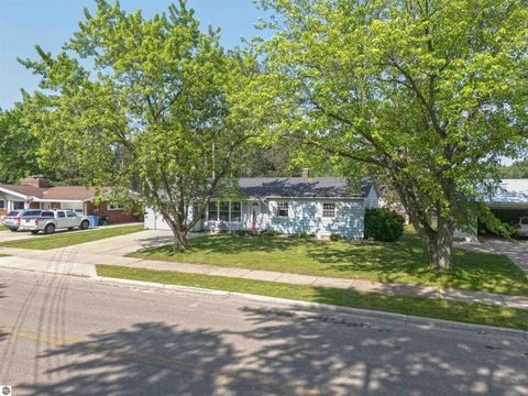 Tiny photo for 425 Leeson Avenue, Cadillac, MI 49601 (MLS # 1947574)
